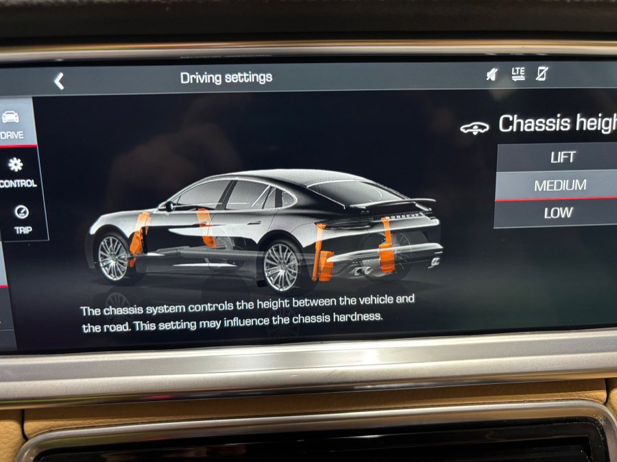 Used 2018 Porsche Panamera 4 image 29