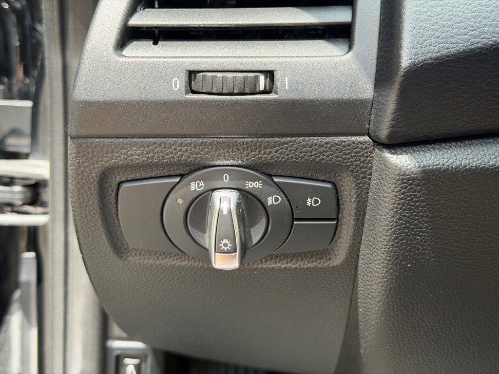 Used 2013 BMW 128i Convertible RWD image 34