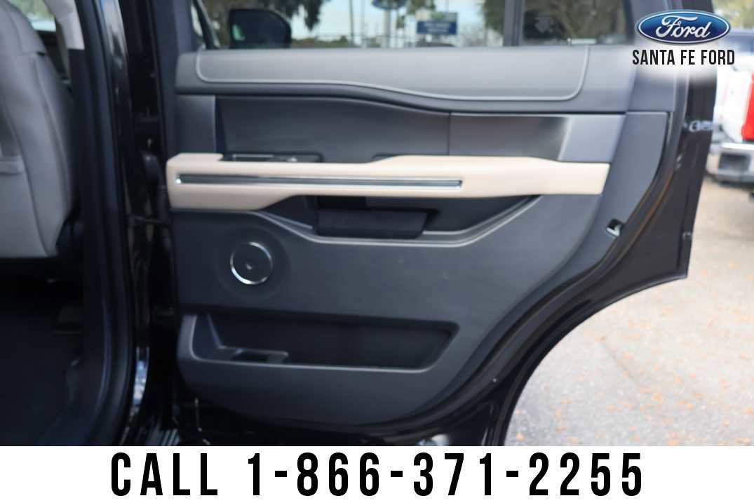 Used 2024 Ford Expedition XLT image 22