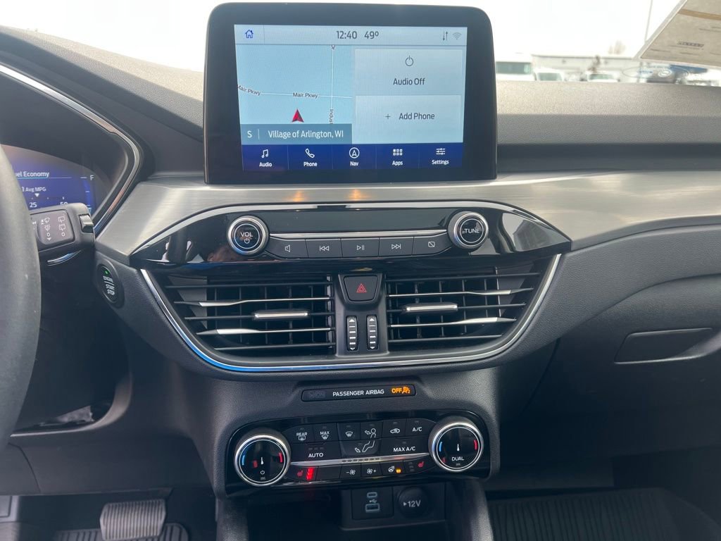 Certified 2022 Ford Escape Titanium w/ Class II Trailer Tow Package image 17