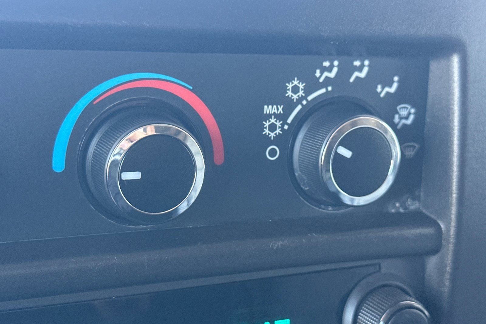 Used 2023 GMC Savana 2500 Extended w/ Driver Convenience Package image 28