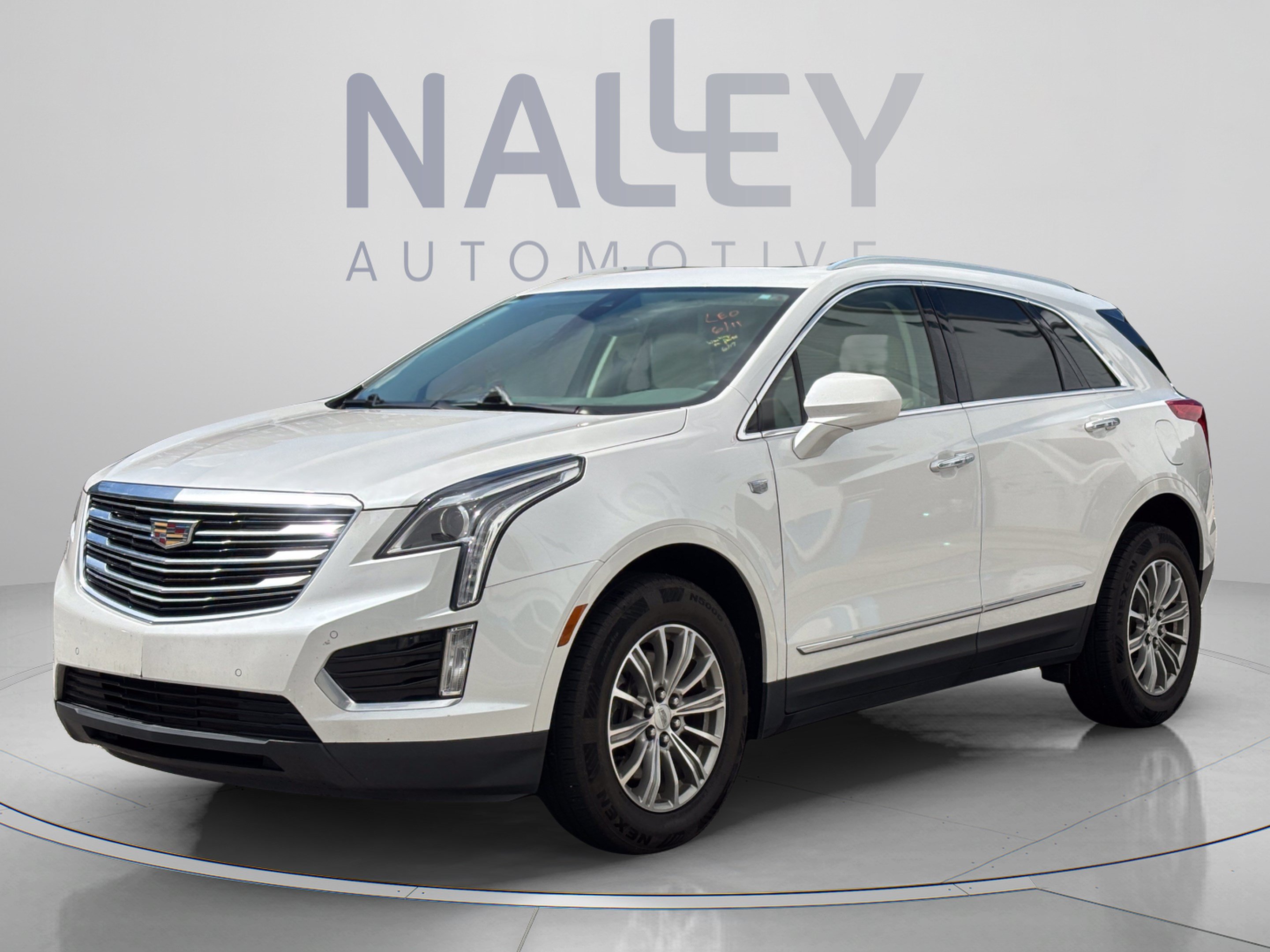 Used 2017 Cadillac XT5 Luxury w/ Driver Awareness Package FWD image 1