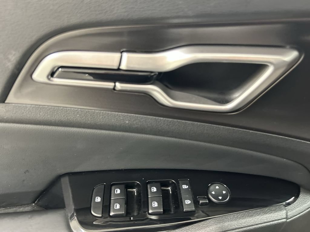 Certified 2024 Kia Sportage EX AWD/4WD image 11