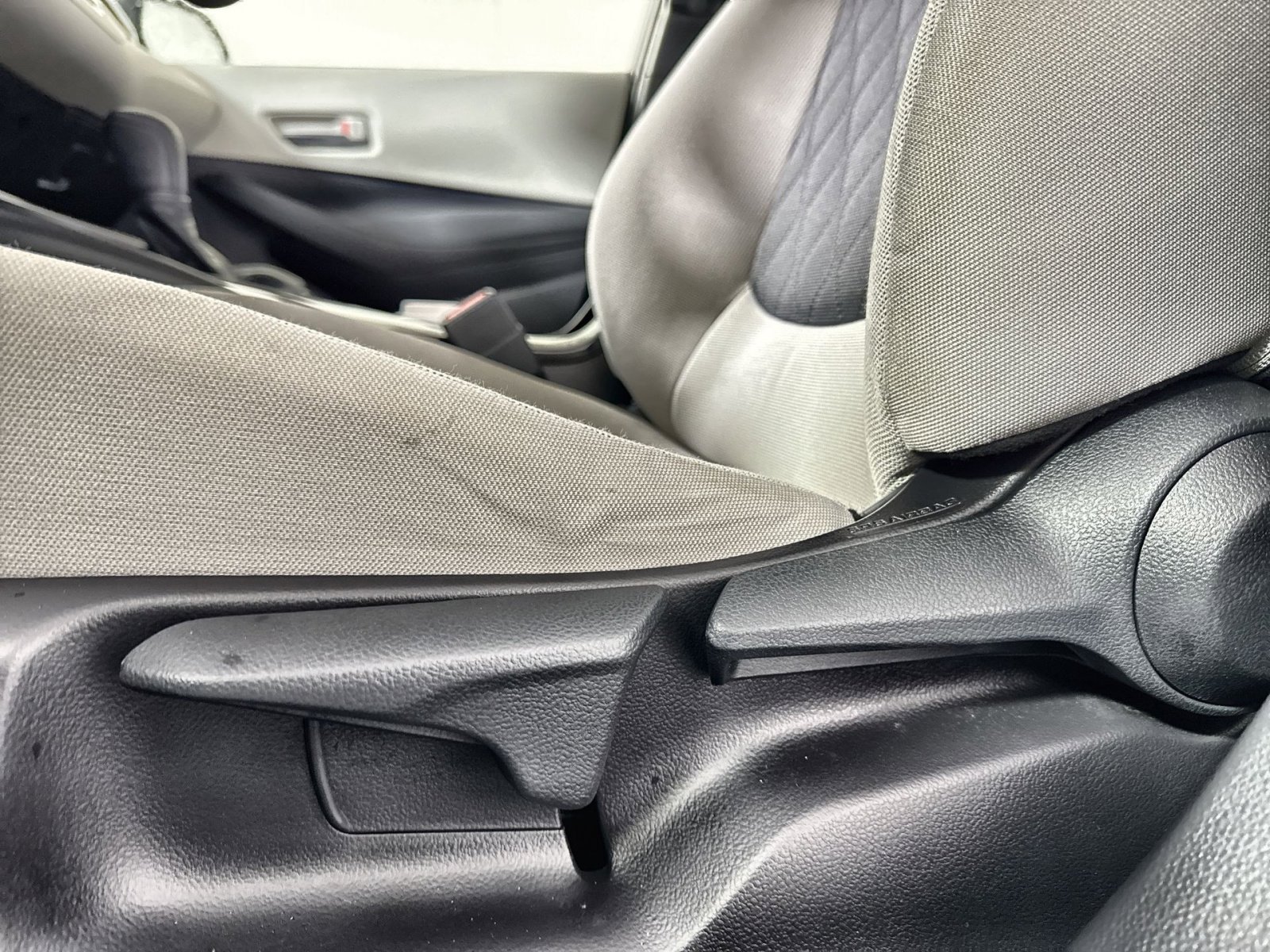 Used 2022 Toyota Corolla LE image 14