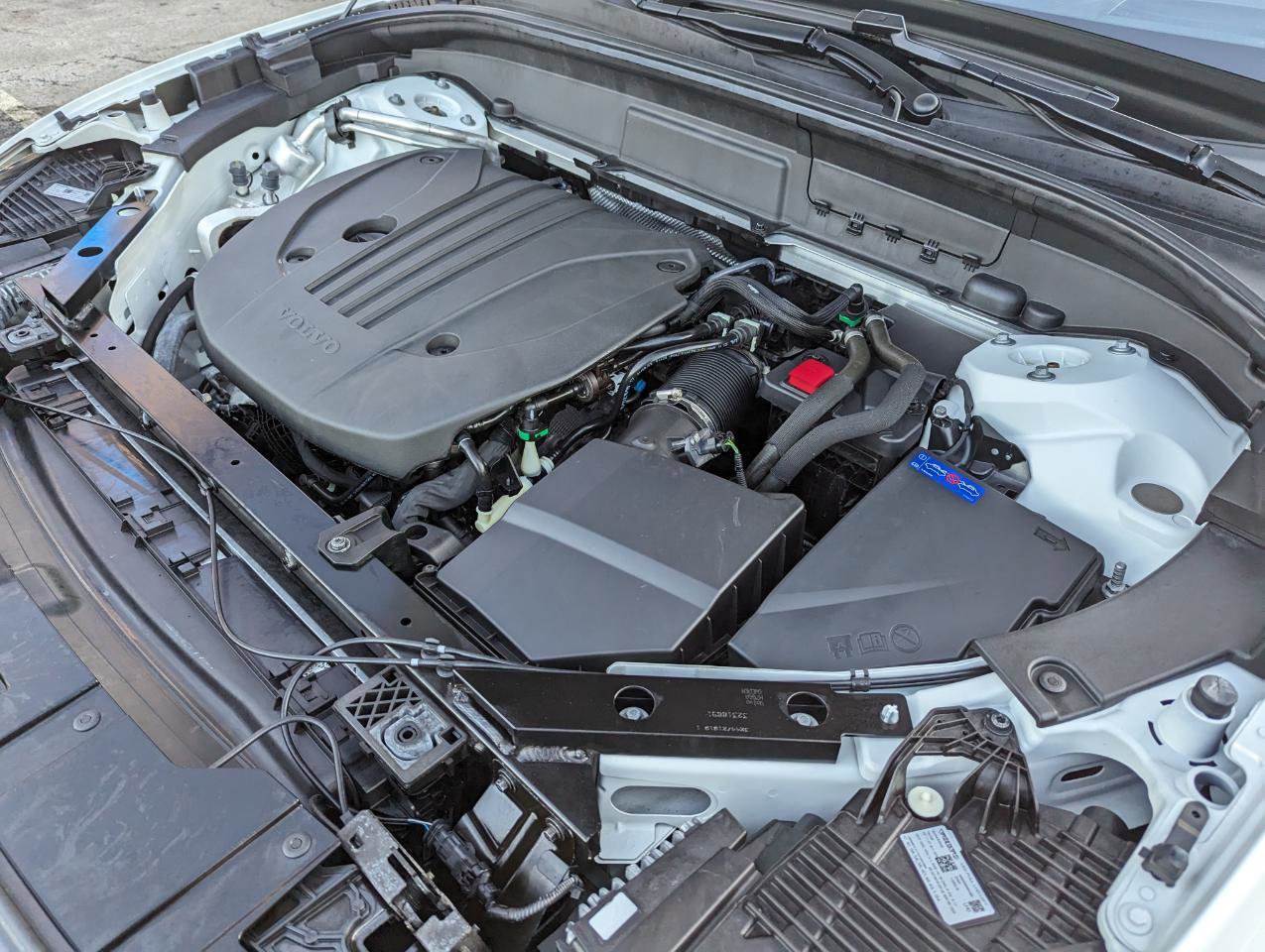 Used 2022 Volvo XC60 B5 R-Design w/ Advanced Package image 50