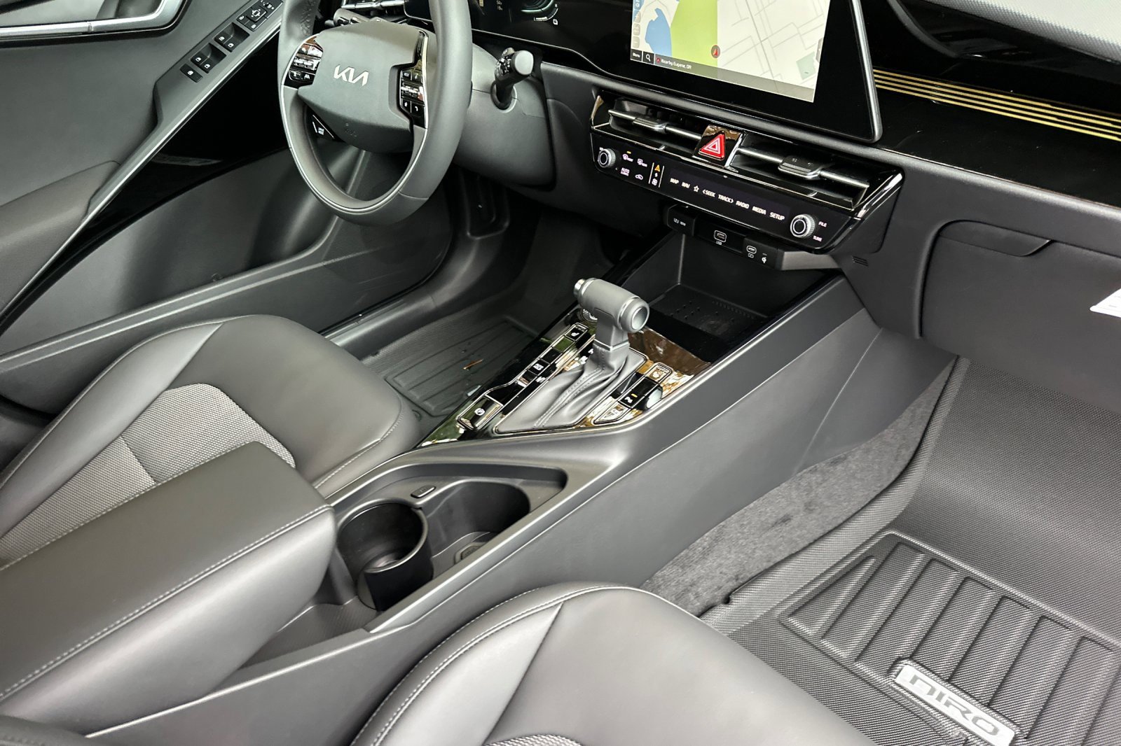 New 2025 Kia Niro EX image 12