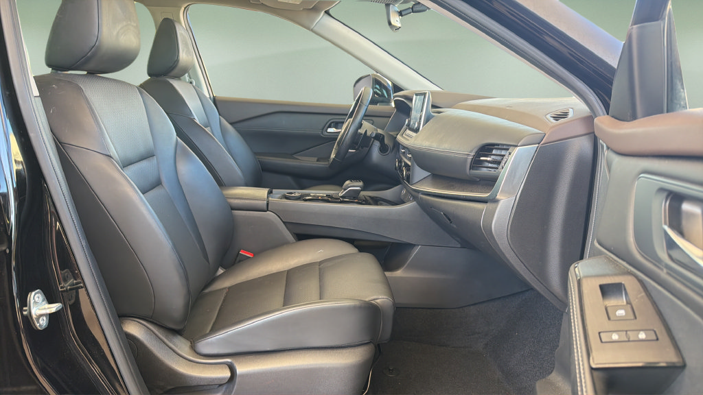 Certified 2023 Nissan Rogue SV w/ SV Premium B Package AWD/4WD image 19