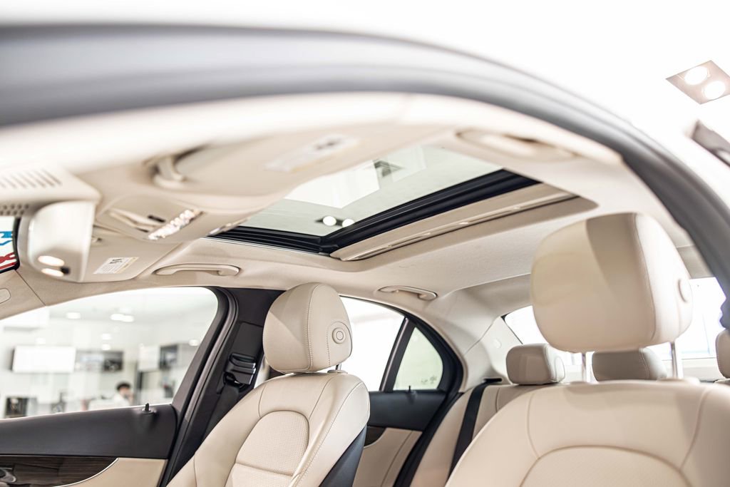 Used 2018 Mercedes-Benz C 300 4MATIC Sedan image 19