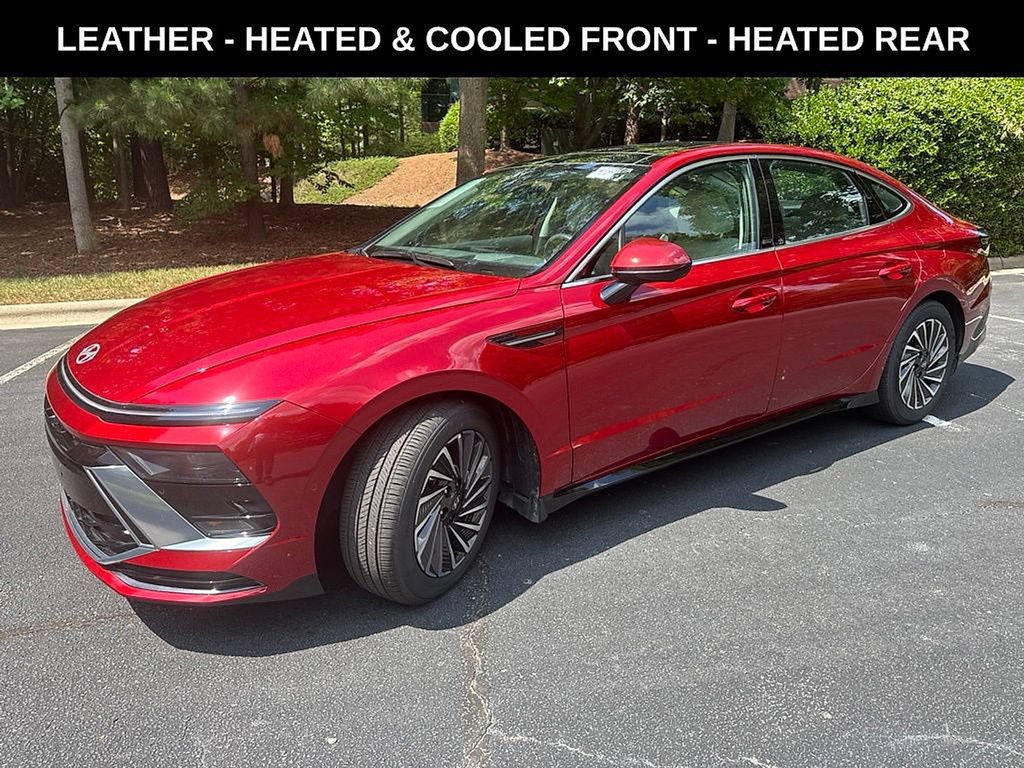 Used 2025 Hyundai Sonata Limited FWD image 3