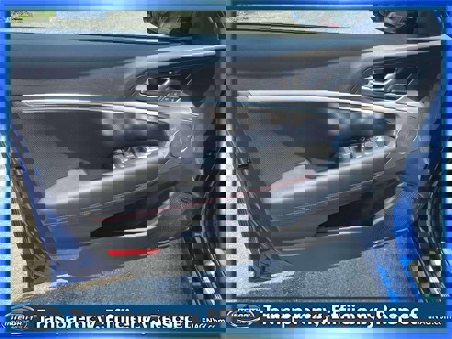 Used 2025 Genesis G70 2.5T w/ Sport Prestige Package image 16