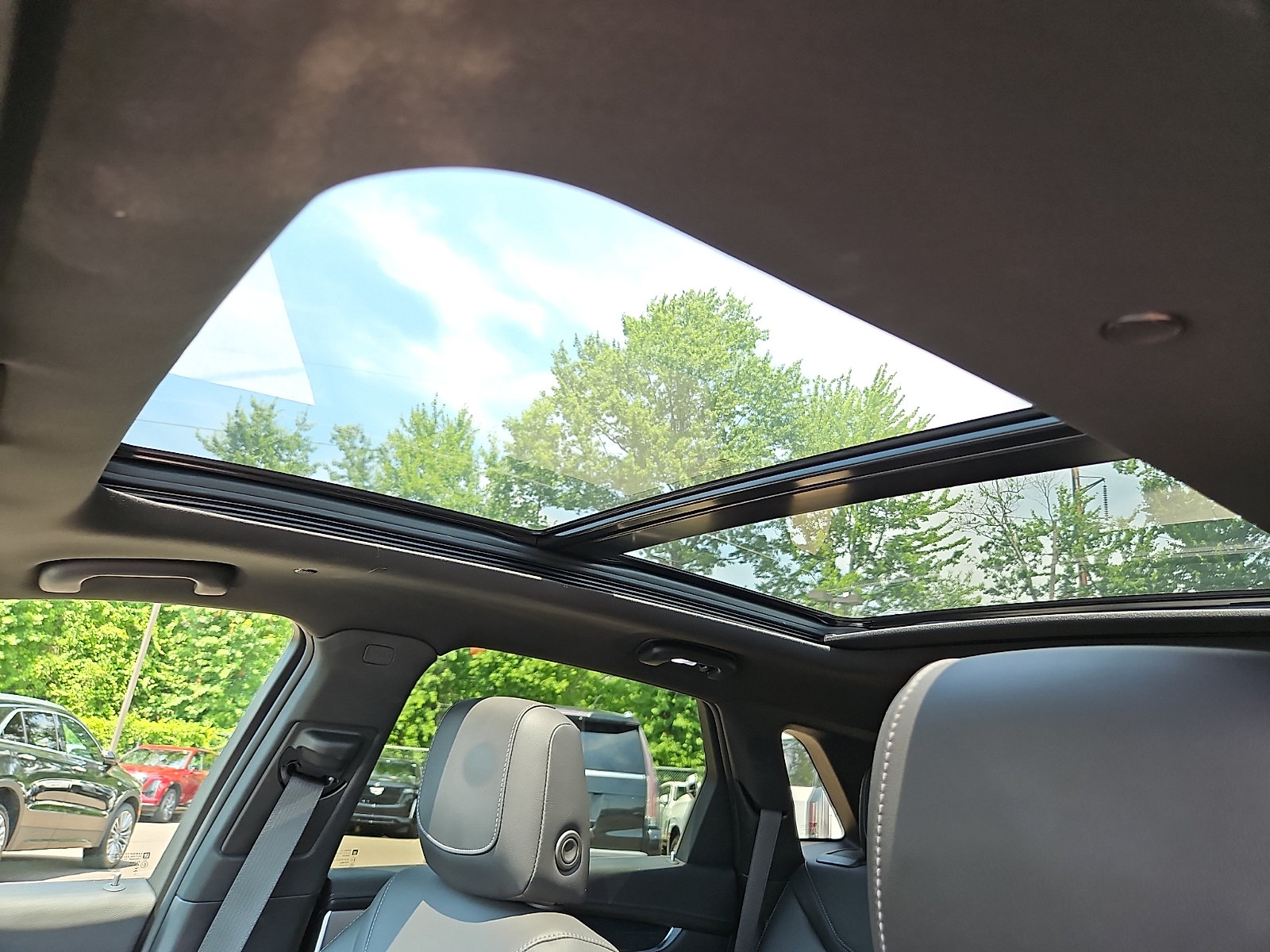 Certified 2023 Cadillac XT5 Premium Luxury FWD image 14