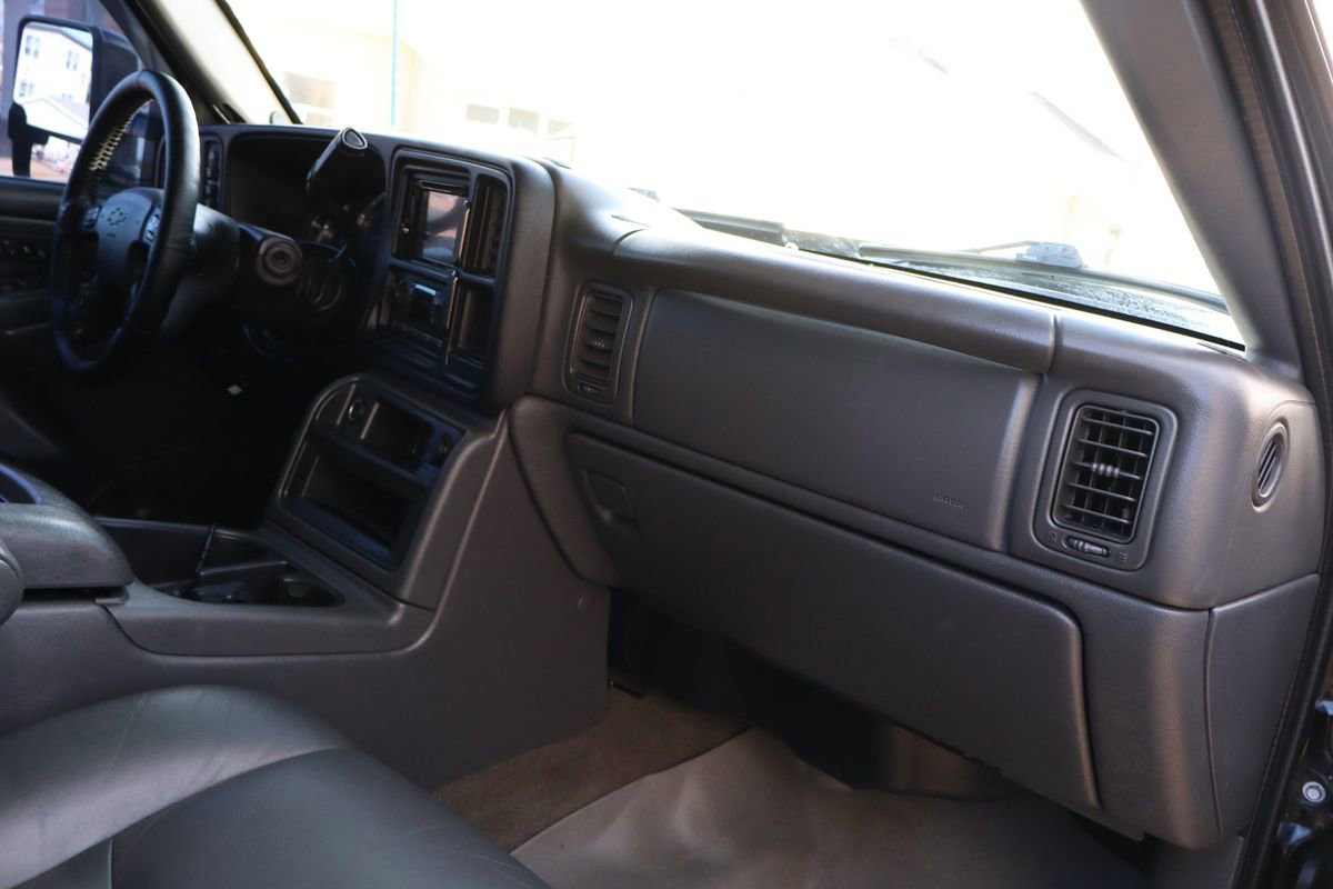 Used 2007 Chevrolet Silverado 3500 LT w/ Heavy-Duty Power Package AWD/4WD image 18