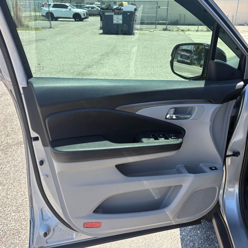Used 2021 Honda Pilot EX image 10
