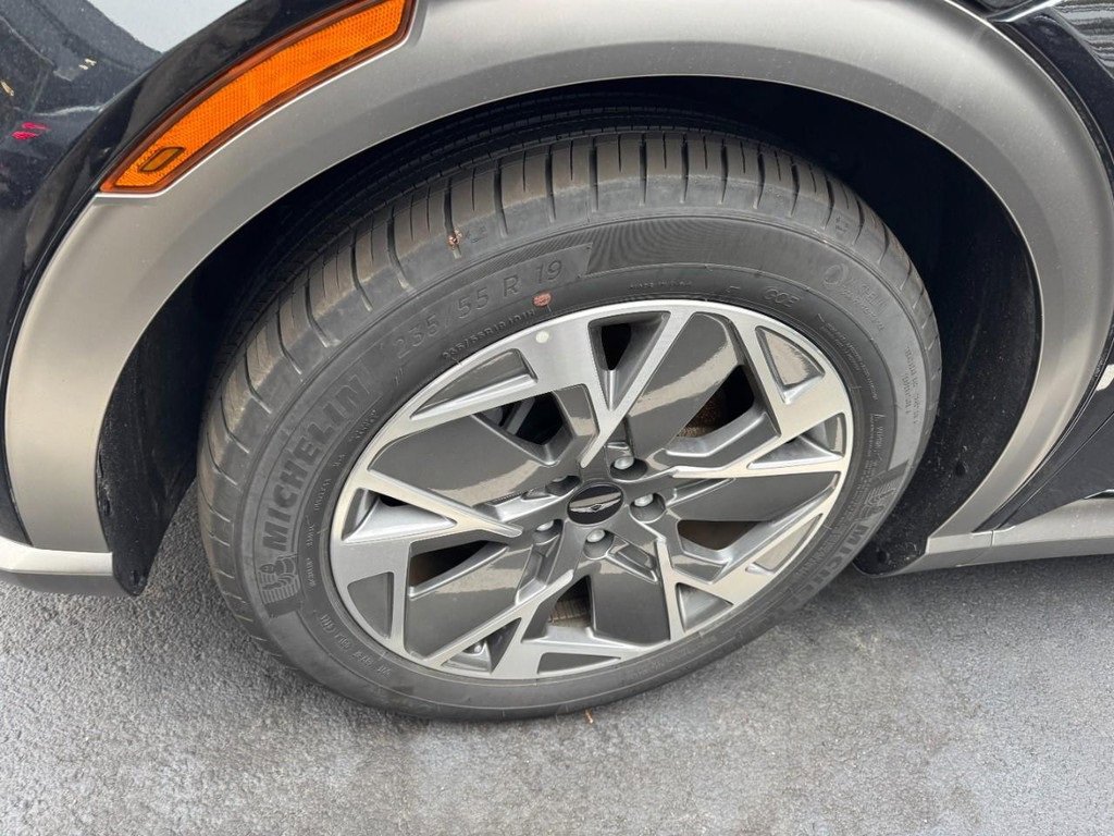 Certified 2025 Genesis GV60 Advanced image 4