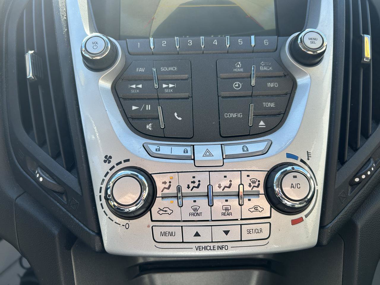 Used 2015 Chevrolet Equinox LT w/ Driver Convenience Package FWD image 23