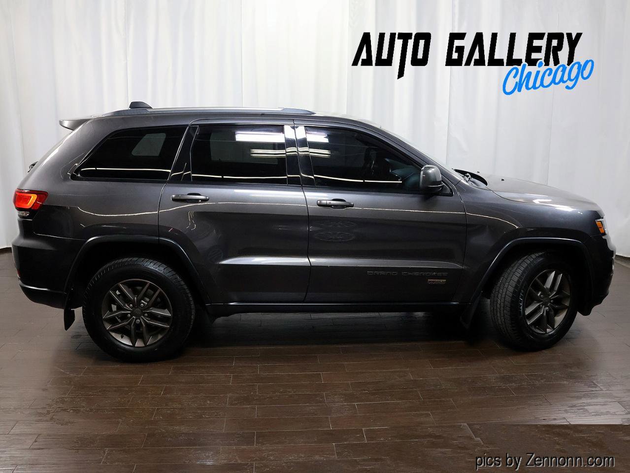 Used 2016 Jeep Grand Cherokee Laredo 75th Anniversary AWD/4WD image 6