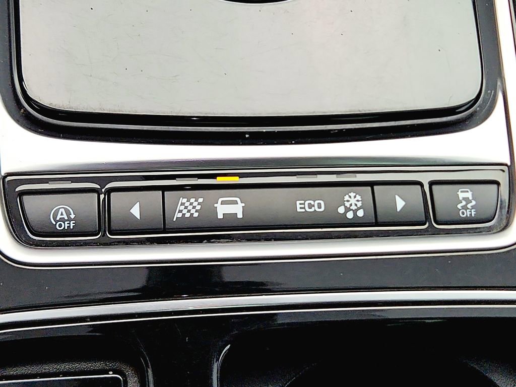 Used 2020 Jaguar F-PACE Premium image 21