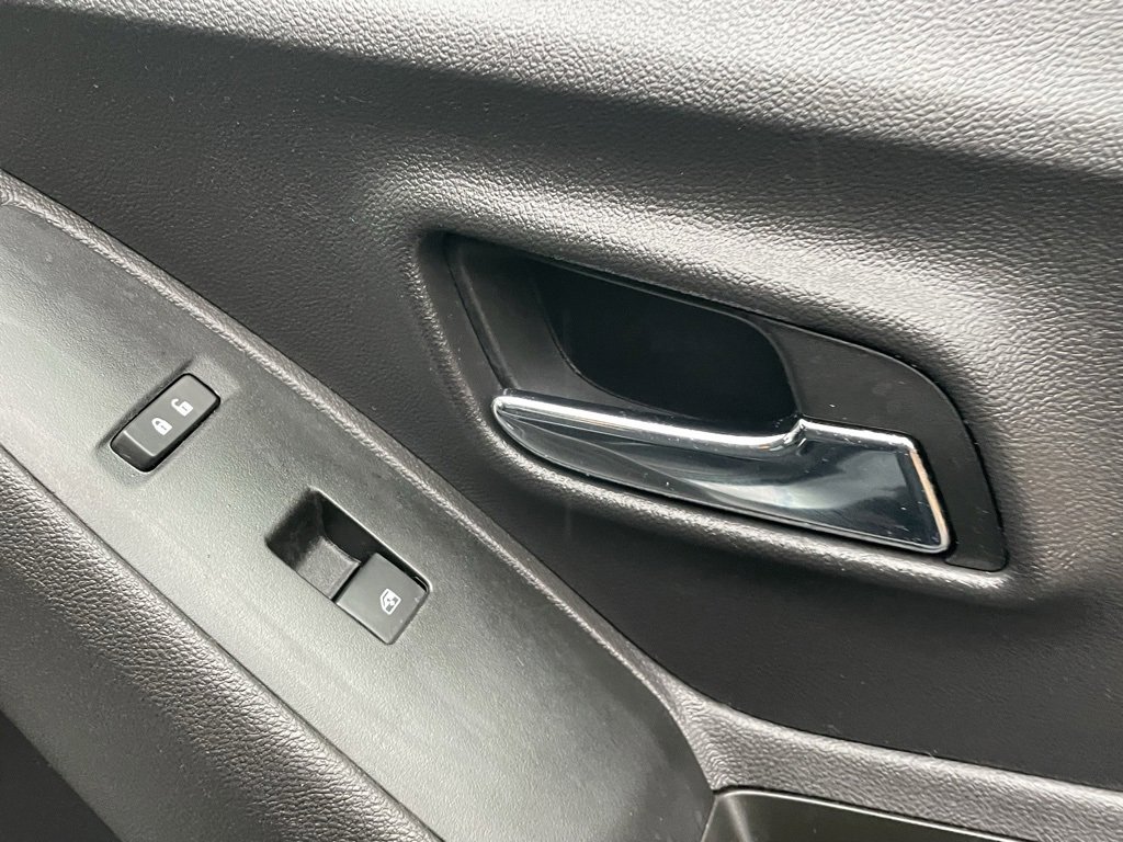 Certified 2020 Chevrolet Trax LS w/ Tint and Cruise Package image 13