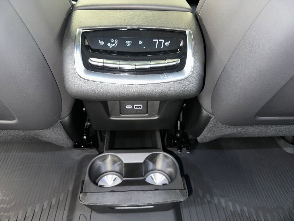 Certified 2025 Cadillac XT6 Sport w/ Technology Package image 30