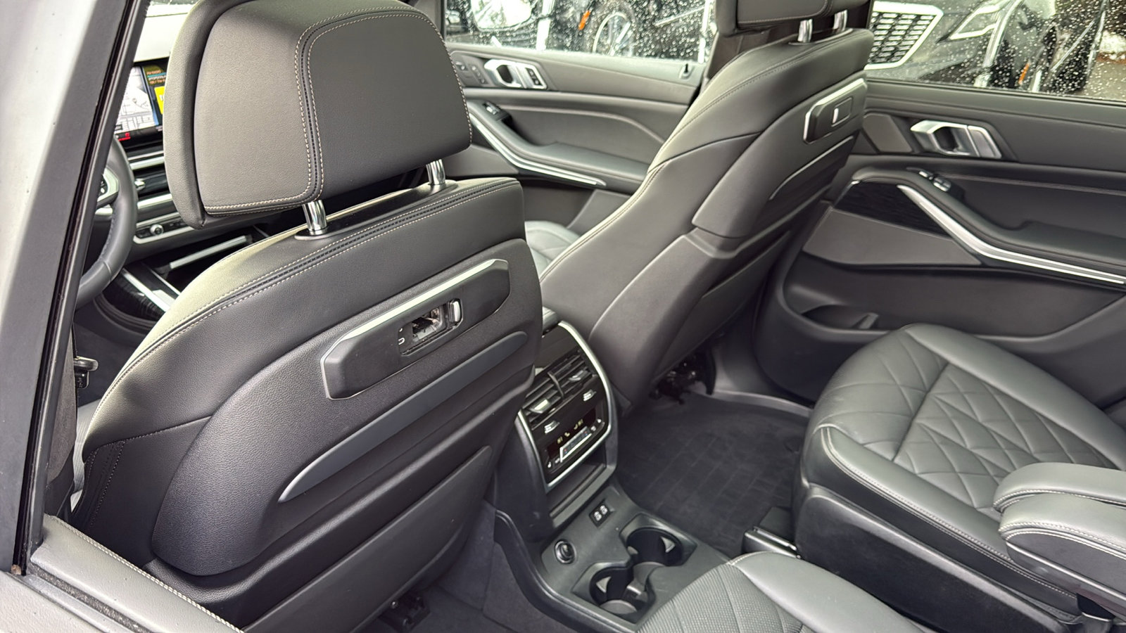 Used 2023 BMW X7 xDrive40i w/ Executive Package image 31