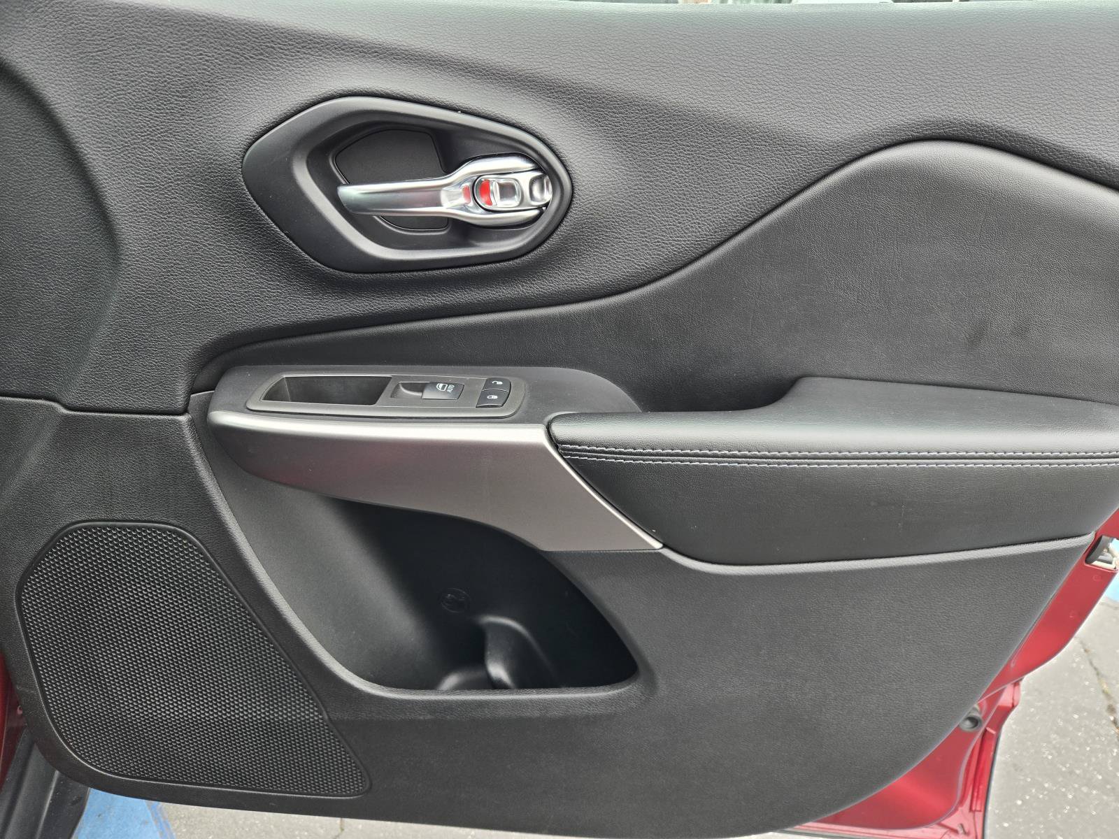 Certified 2021 Jeep Cherokee Latitude FWD image 31