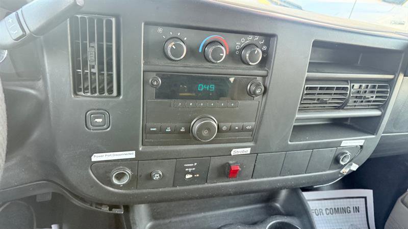 Used 2011 Chevrolet Express 2500 RWD image 15