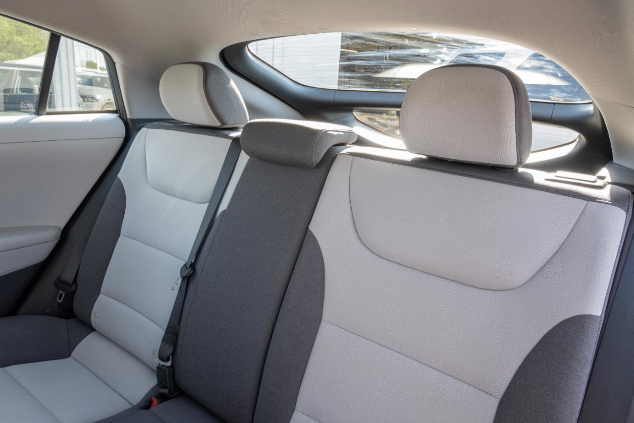 Used 2020 Hyundai Ioniq Blue FWD image 17