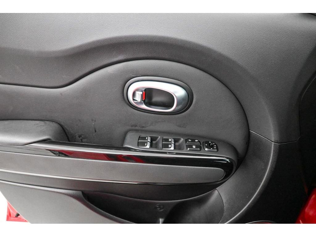 Used 2019 Kia Soul + image 8