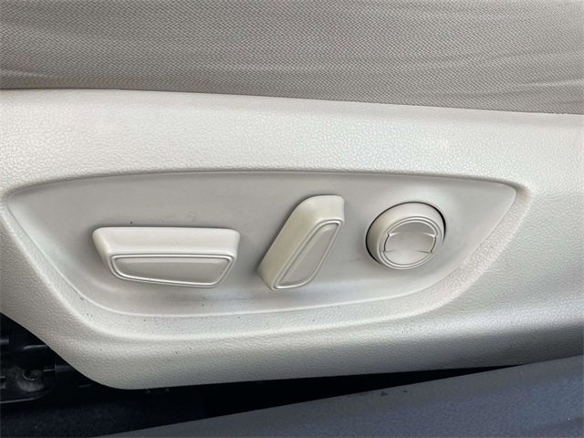 Used 2022 Toyota Camry LE image 21