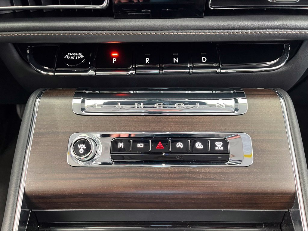 Used 2026 Lincoln Aviator Reserve AWD/4WD image 40