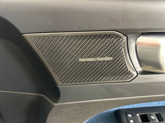 Used 2023 Volvo C40 P8 Recharge Ultimate image 28