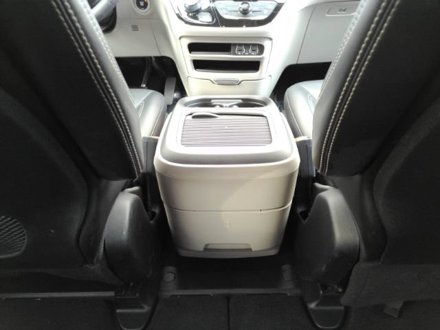 Used 2024 Chrysler Pacifica Touring-L FWD image 28