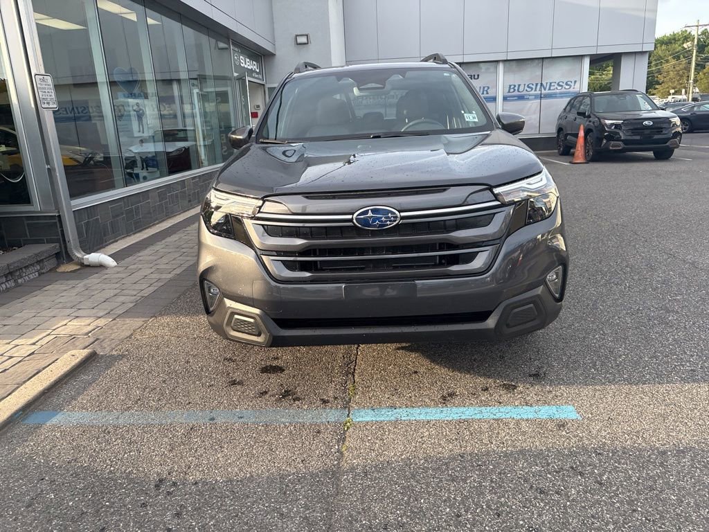 Used 2025 Subaru Forester Premium AWD/4WD image 4