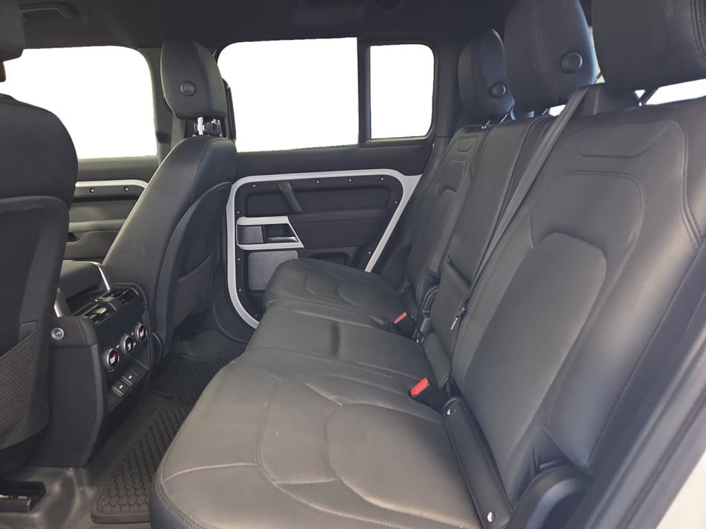Used 2023 Land Rover Defender 130 SE AWD/4WD image 25