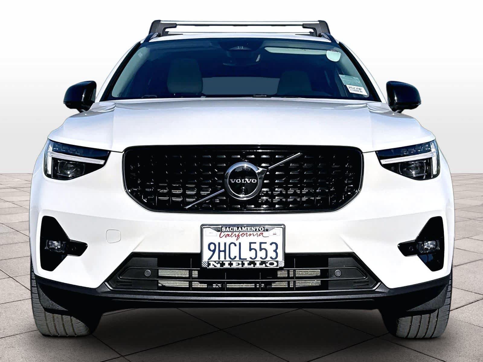 Used 2023 Volvo XC40 B5 Ultimate w/ Protection Package Premier AWD/4WD image 3