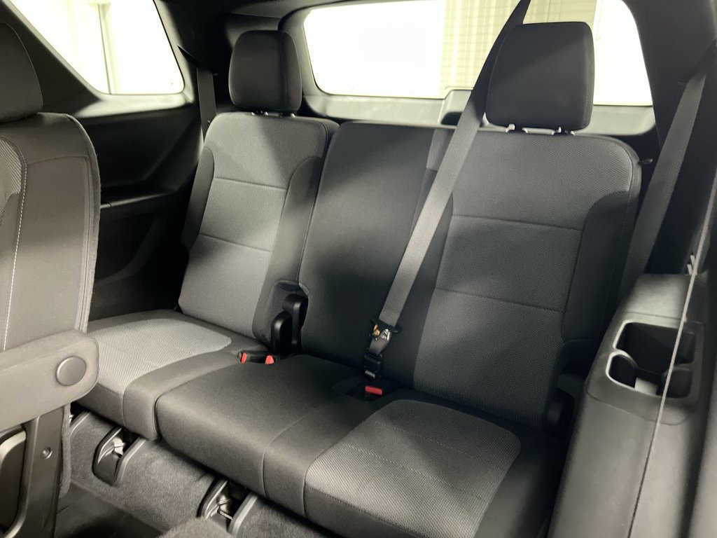 Used 2022 Chevrolet Traverse LT FWD image 23