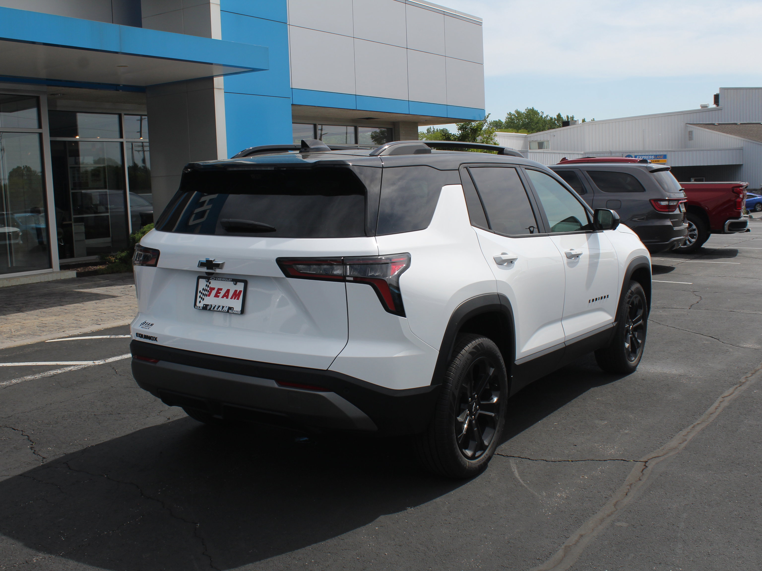 New 2026 Chevrolet Equinox LT w/ Midnight Edition FWD image 4