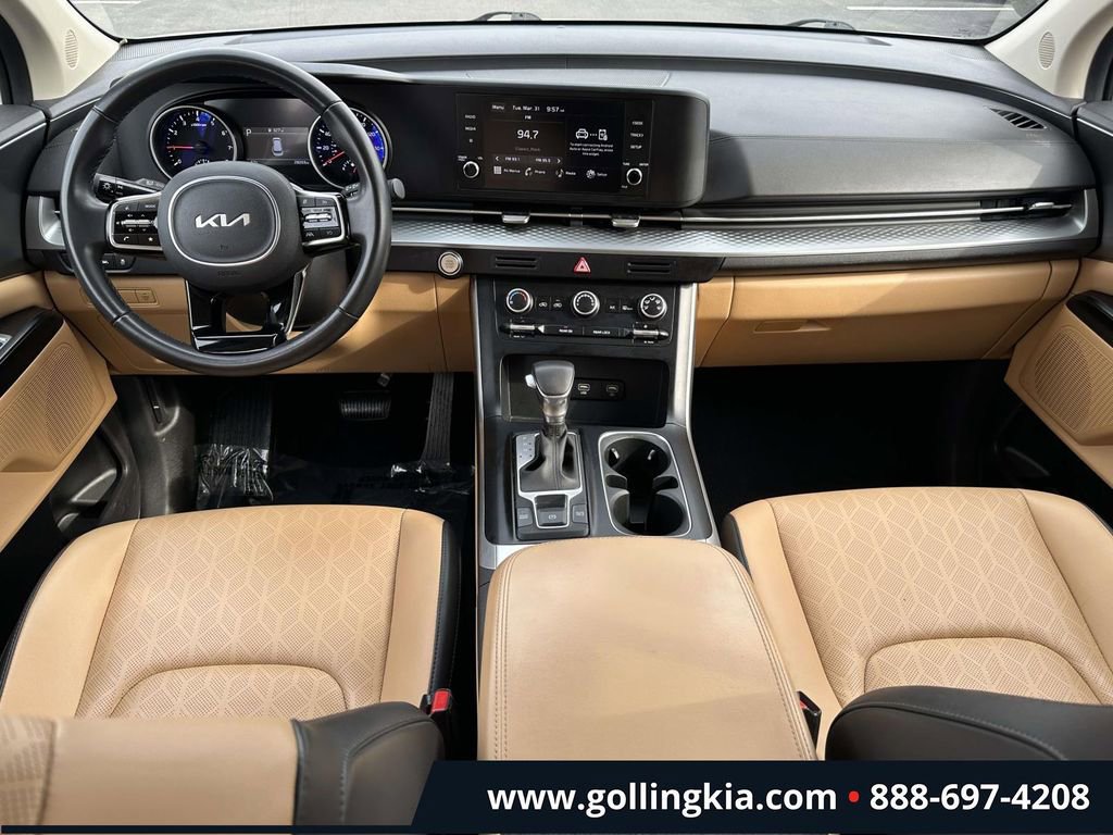 Used 2023 Kia Carnival LX image 13
