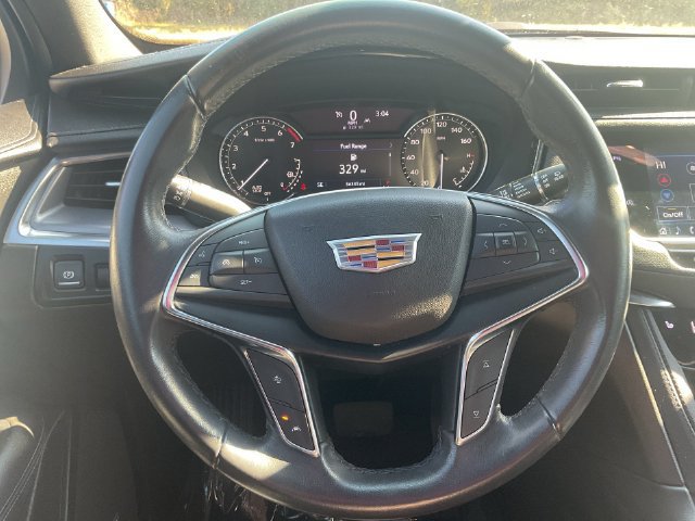 Certified 2022 Cadillac XT5 Luxury FWD image 12