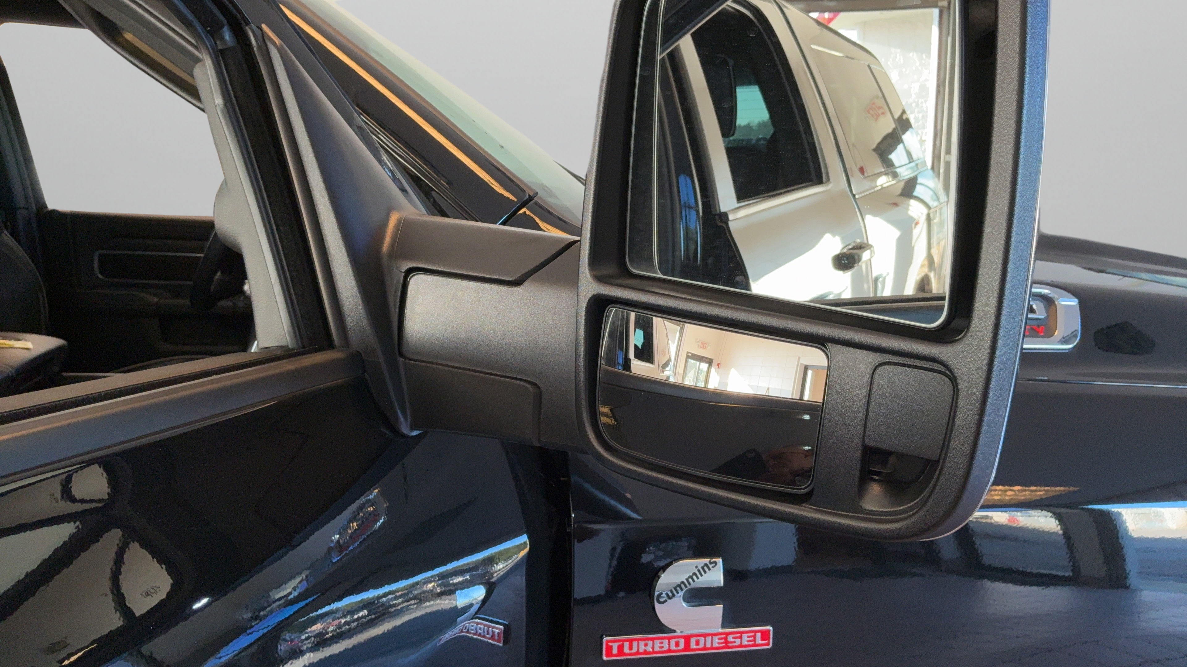 Used 2025 RAM 2500 Laramie AWD/4WD image 53