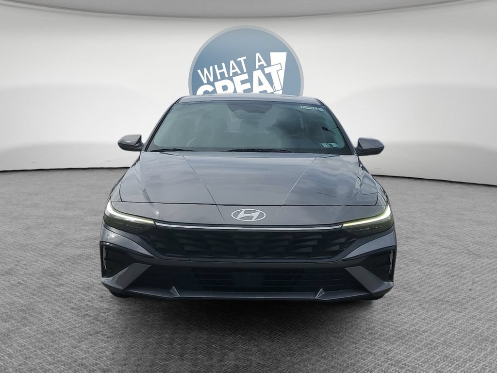 Used 2025 Hyundai Elantra Limited FWD image 9