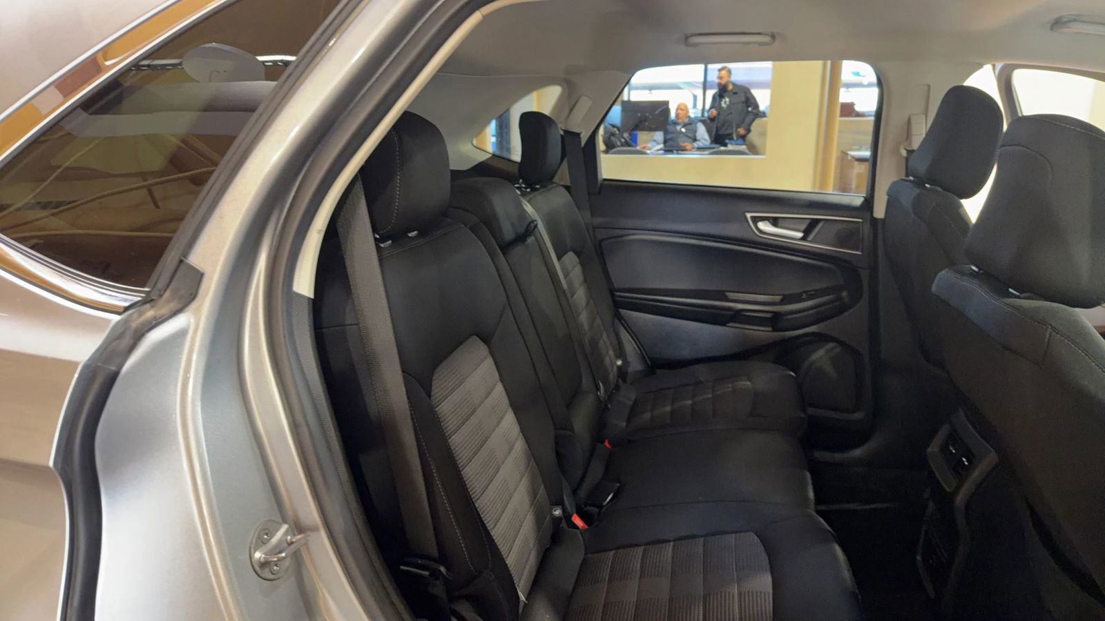 Used 2023 Ford Edge SEL w/ Cold Weather Package image 8