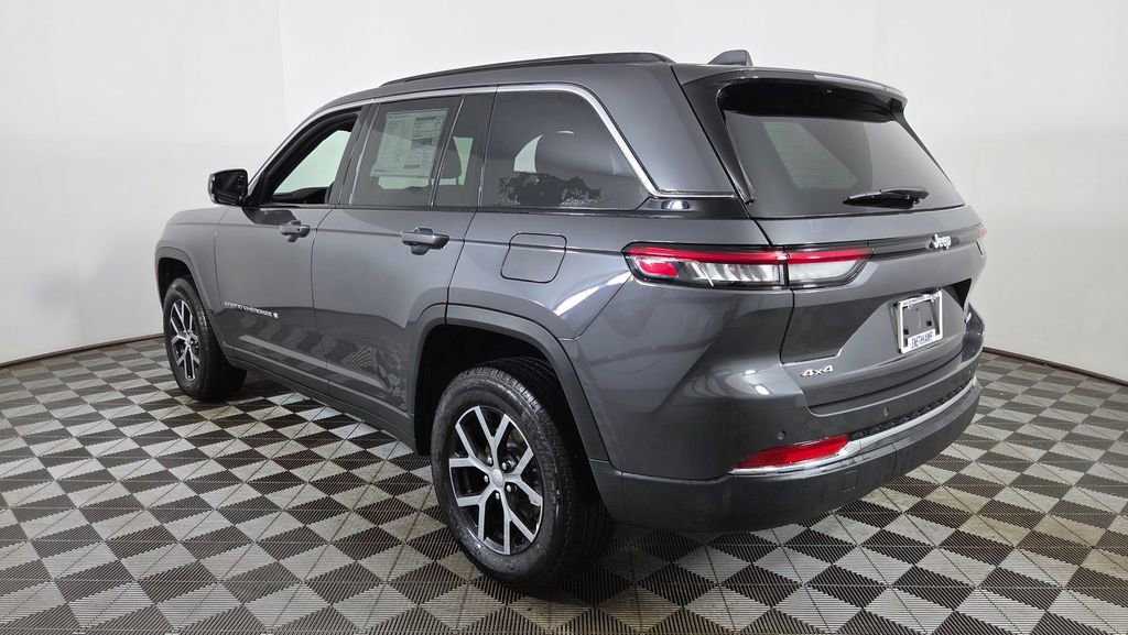 New 2025 Jeep Grand Cherokee Limited w/ Trailer Tow Package AWD/4WD image 7