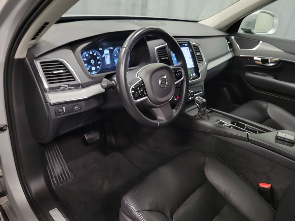 Used 2022 Volvo XC90 T5 Momentum AWD/4WD image 17