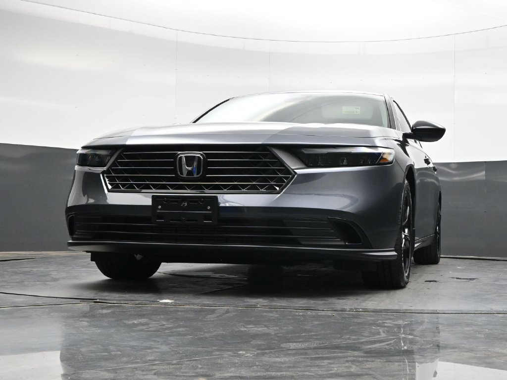 Certified 2025 Honda Accord SE image 30