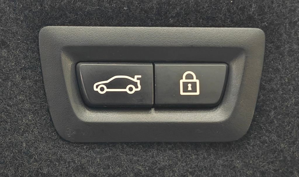 Used 2019 BMW M850i xDrive Coupe image 34