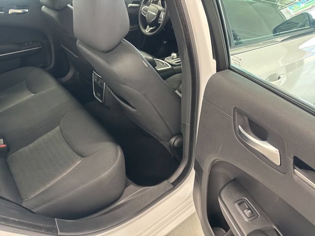 Used 2023 Chrysler 300 Touring AWD/4WD image 26