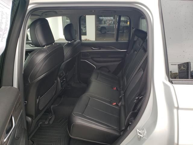 Used 2022 Jeep Grand Cherokee Limited image 12