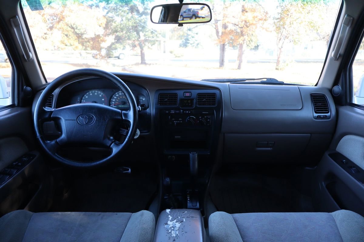 Used 2000 Toyota 4Runner SR5 w/ Upgrade Value Pkg 4 image 16