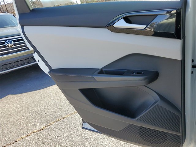 New 2026 Volkswagen Taos S image 13